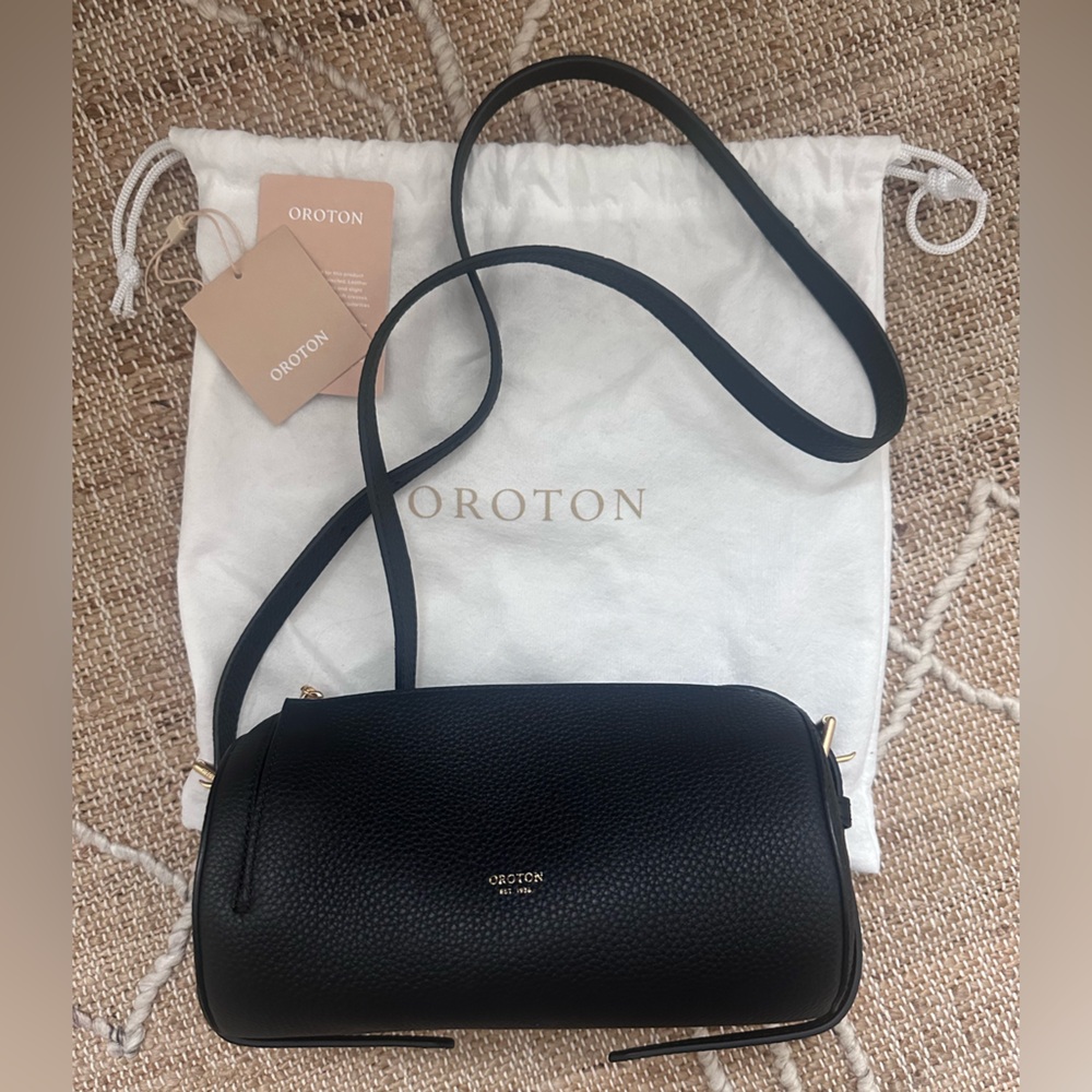 Oroton Margot Drum Leather Crossbody Purse Bag Black